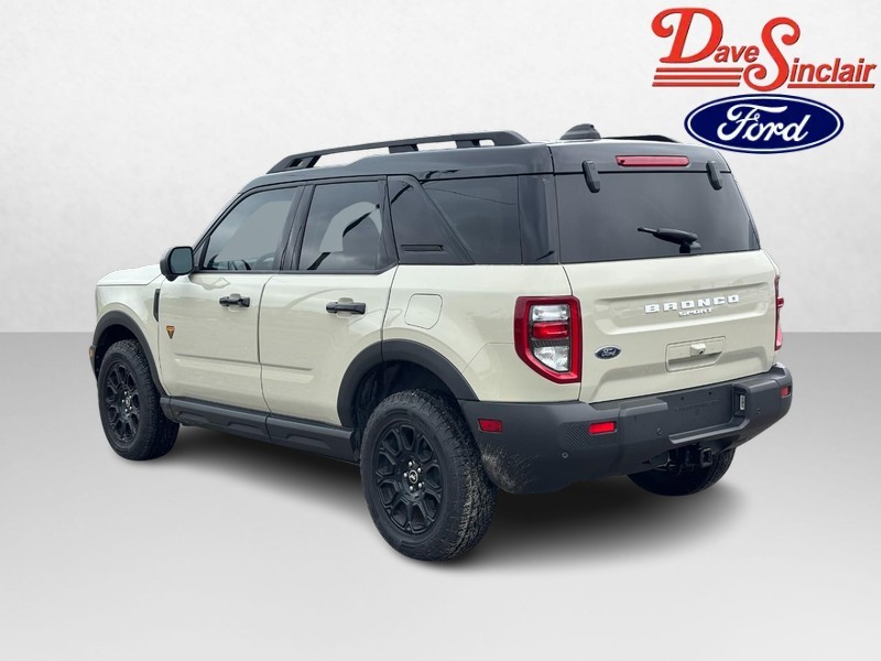 Ford Bronco Sport Vehicle Full-screen Gallery Image 09