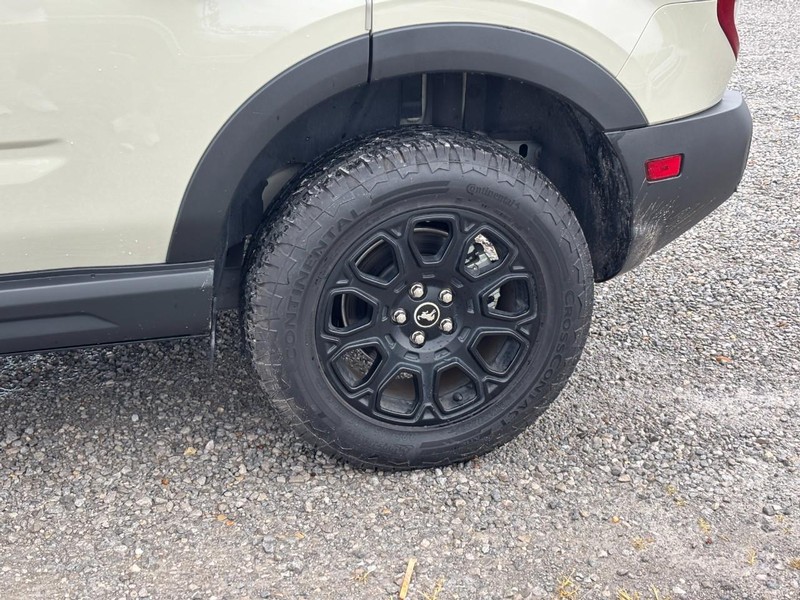 Ford Bronco Sport Vehicle Full-screen Gallery Image 12