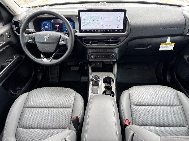 Ford Bronco Sport Vehicle Full-screen Gallery Image 15