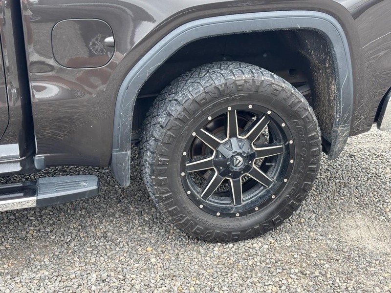 GMC Sierra 1500 Vehicle Full-screen Gallery Image 11