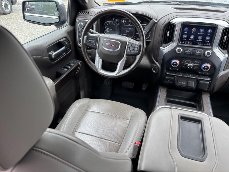 GMC Sierra 1500 Vehicle Full-screen Gallery Image 13