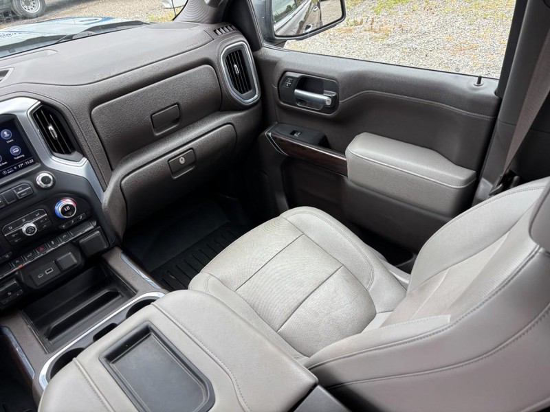 GMC Sierra 1500 Vehicle Full-screen Gallery Image 15