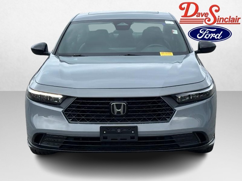 Honda Accord Hybrid Vehicle Full-screen Gallery Image 02