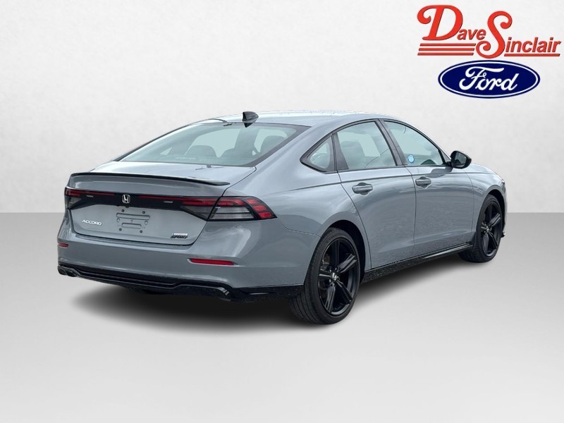 Honda Accord Hybrid Vehicle Full-screen Gallery Image 07