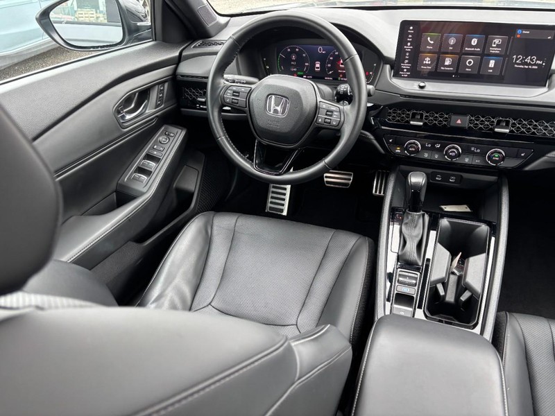Honda Accord Hybrid Vehicle Full-screen Gallery Image 14