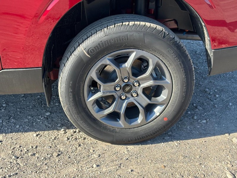 Ford Maverick Vehicle Image 12
