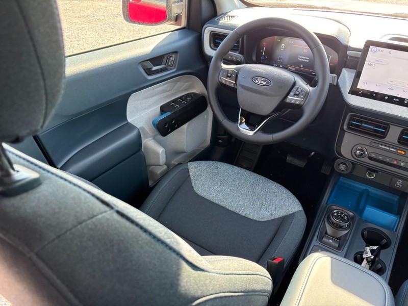 Ford Maverick Vehicle Image 14