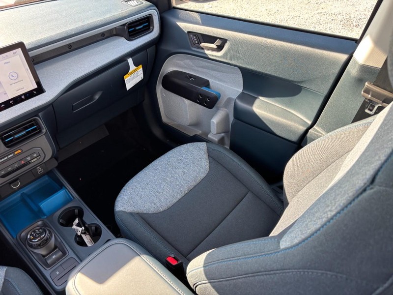 Ford Maverick Vehicle Image 16