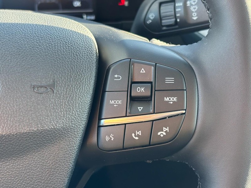 Ford Maverick Vehicle Image 20