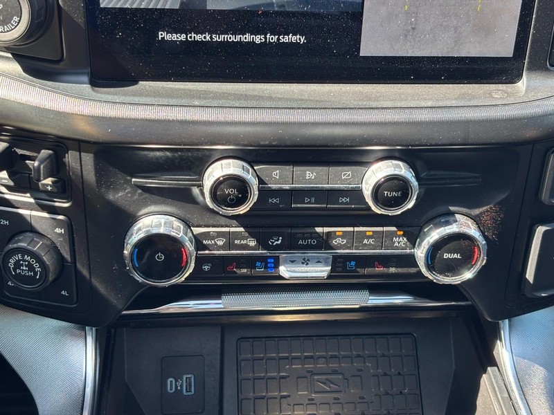 Ford F-150 Vehicle Full-screen Gallery Image 25
