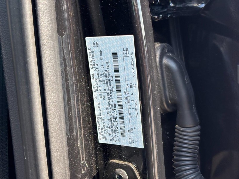 Ford F-150 Vehicle Full-screen Gallery Image 26