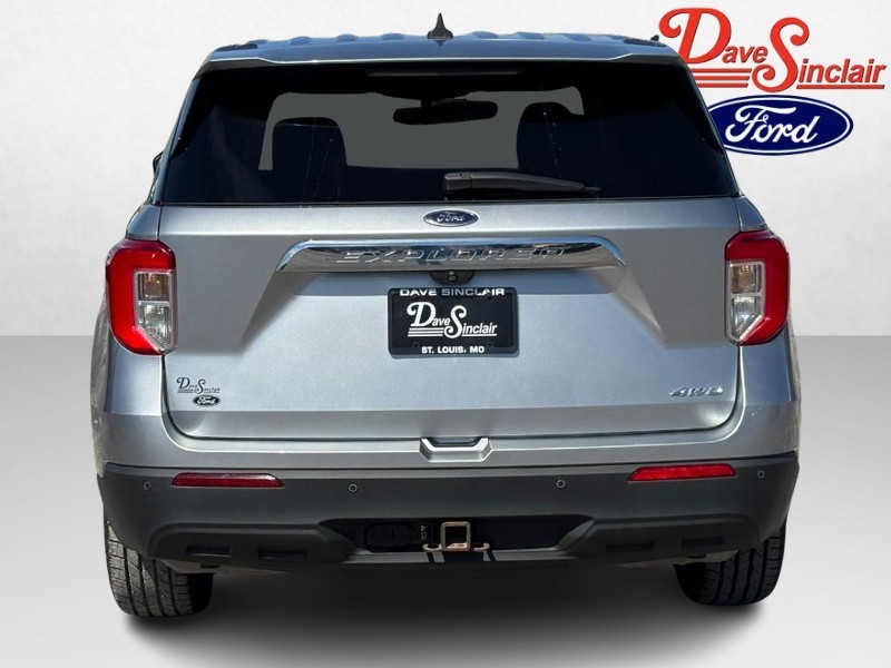 Ford Explorer Vehicle Full-screen Gallery Image 08