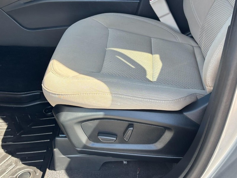 Ford Explorer Vehicle Full-screen Gallery Image 18