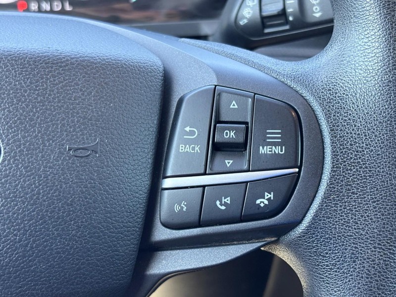 Ford Explorer Vehicle Full-screen Gallery Image 21