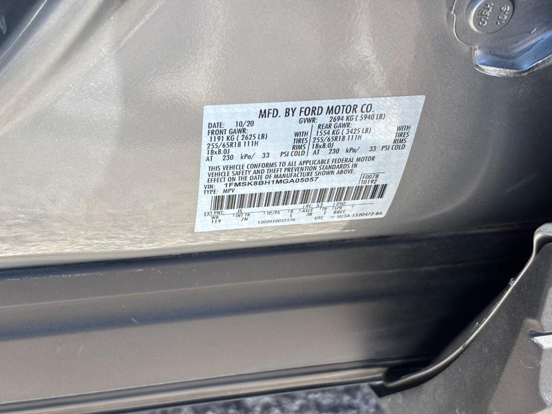 Ford Explorer Vehicle Full-screen Gallery Image 26