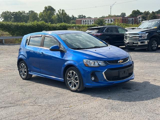 Chevrolet Sonic Vehicle Full-screen Gallery Image 03