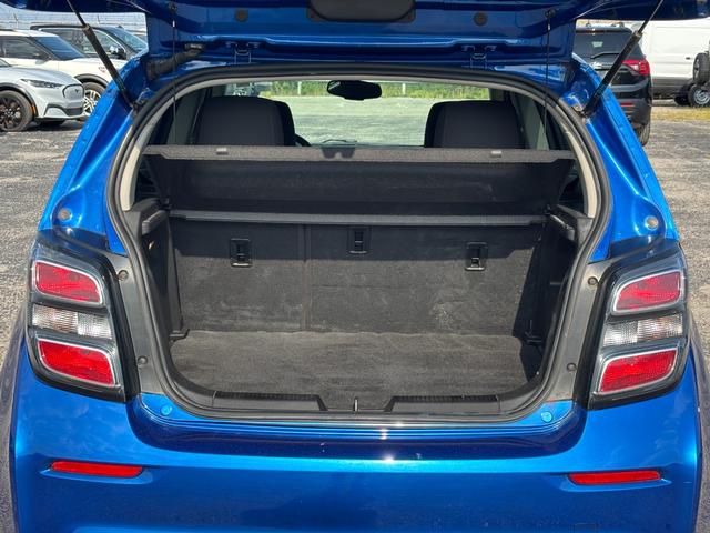 Chevrolet Sonic Vehicle Full-screen Gallery Image 07