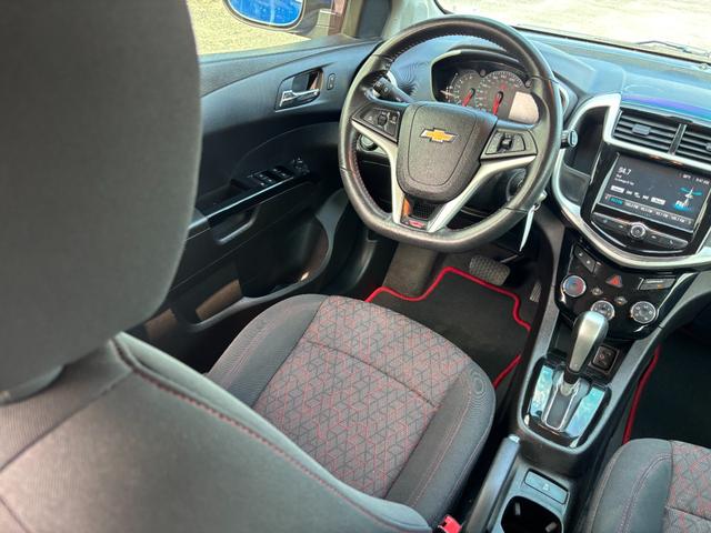 Chevrolet Sonic Vehicle Full-screen Gallery Image 12
