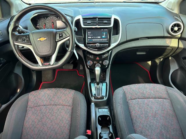Chevrolet Sonic Vehicle Full-screen Gallery Image 13