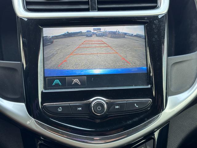 Chevrolet Sonic Vehicle Full-screen Gallery Image 22