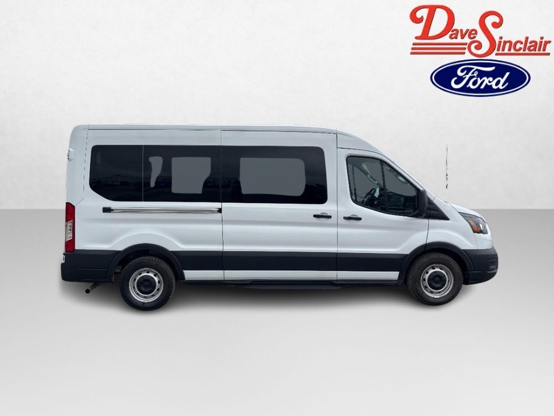 Ford Transit Passenger Wagon Vehicle Full-screen Gallery Image 05