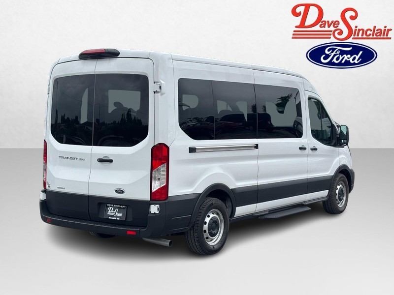 Ford Transit Passenger Wagon Vehicle Full-screen Gallery Image 07