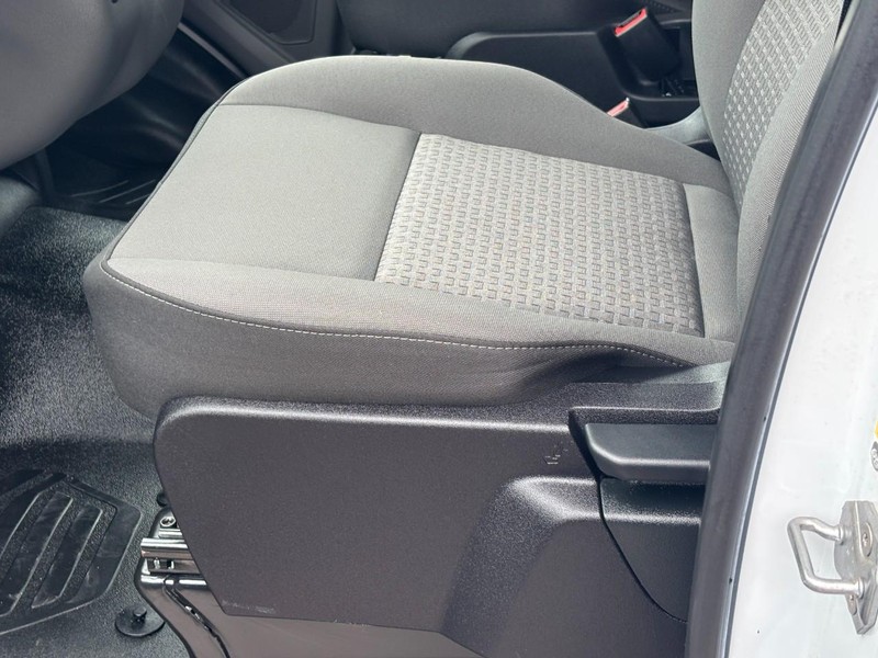 Ford Transit Passenger Wagon Vehicle Full-screen Gallery Image 21