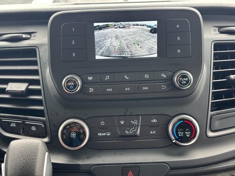 Ford Transit Passenger Wagon Vehicle Full-screen Gallery Image 27