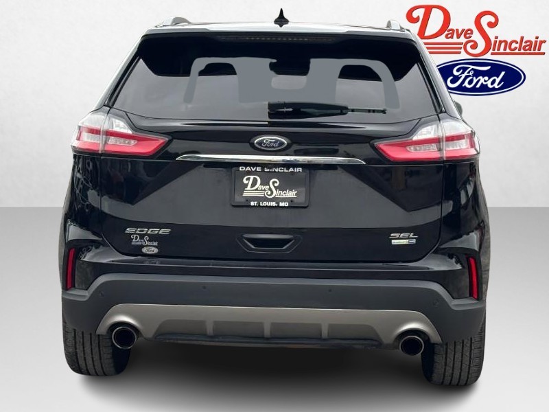 Ford Edge Vehicle Full-screen Gallery Image 08