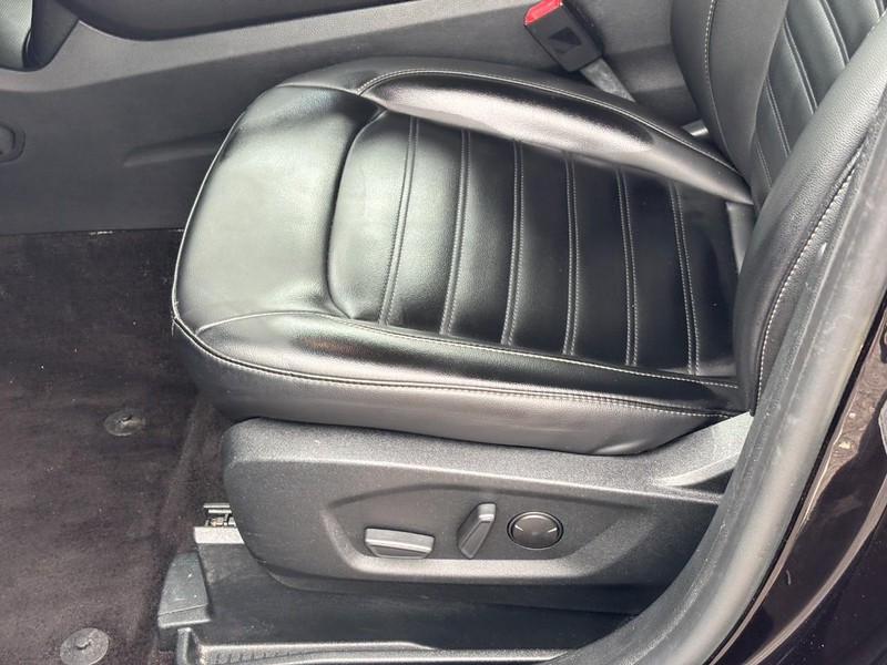 Ford Edge Vehicle Full-screen Gallery Image 17