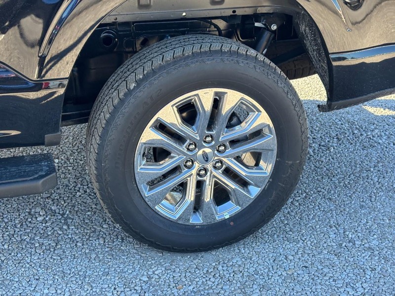 Ford F-150 Vehicle Full-screen Gallery Image 12