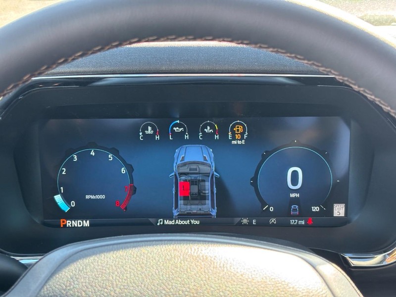 Ford F-150 Vehicle Full-screen Gallery Image 21