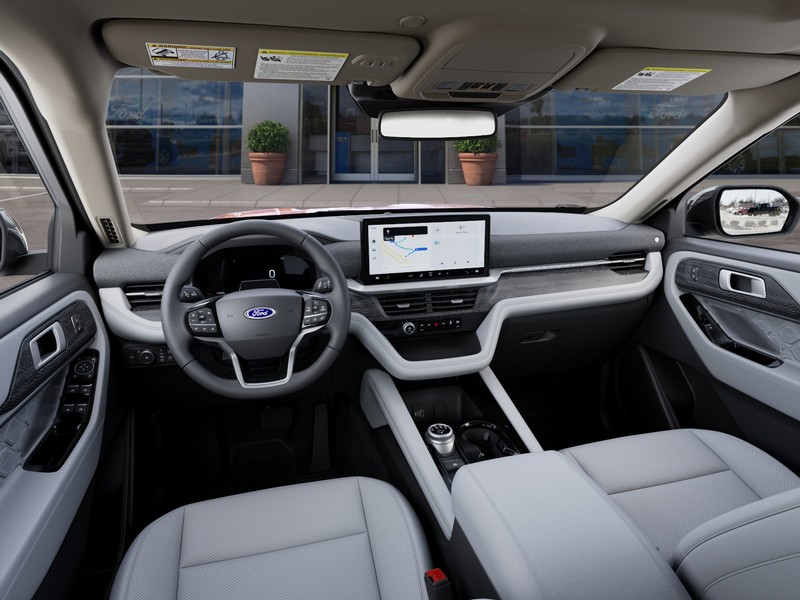 Ford Explorer Vehicle Image 11
