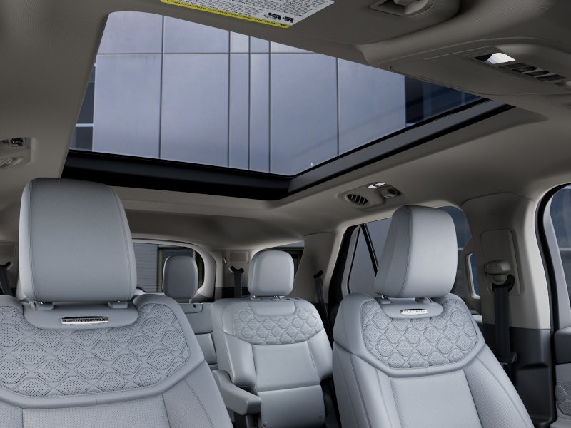 Ford Explorer Vehicle Image 24