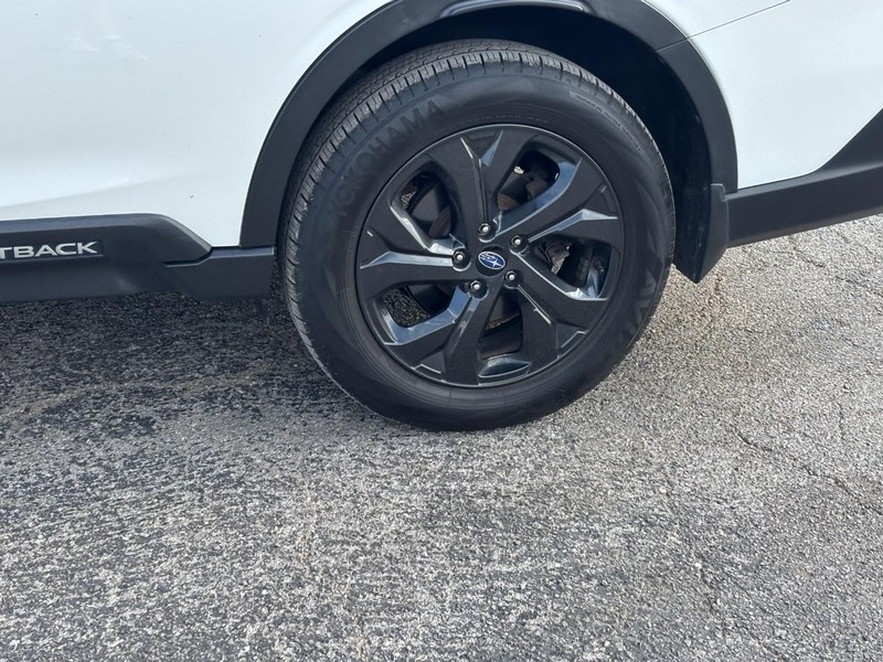 Subaru Outback Vehicle Full-screen Gallery Image 11
