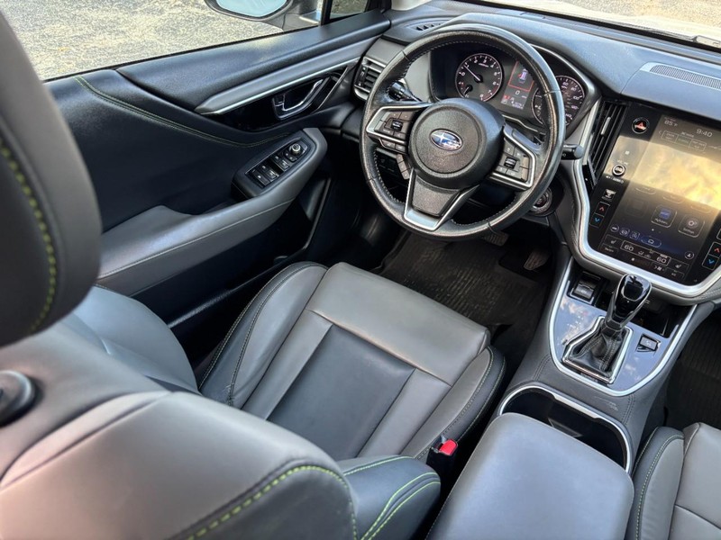Subaru Outback Vehicle Full-screen Gallery Image 14
