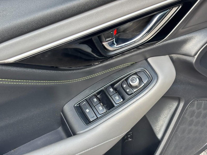 Subaru Outback Vehicle Full-screen Gallery Image 18