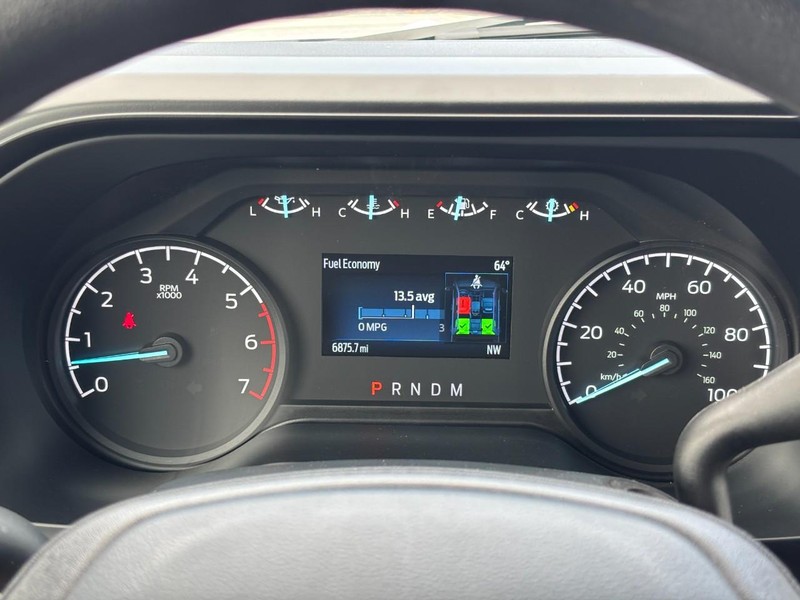 Ford Super Duty F-250 SRW Vehicle Full-screen Gallery Image 20