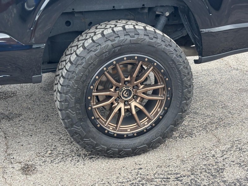Ford F-150 Vehicle Full-screen Gallery Image 11
