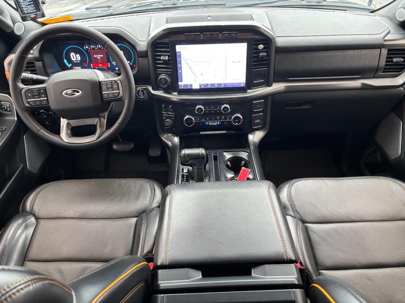 Ford F-150 Vehicle Full-screen Gallery Image 14