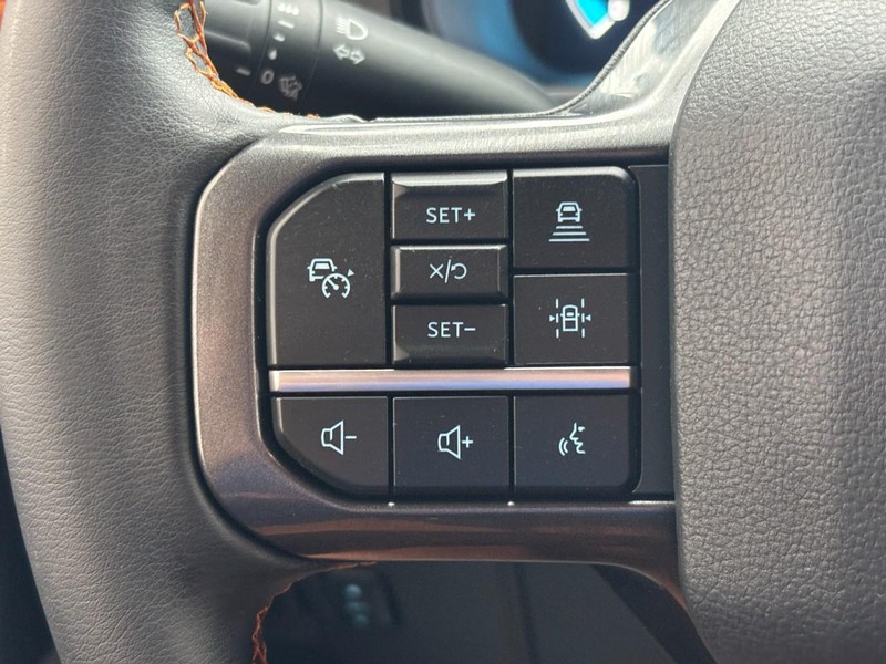Ford F-150 Vehicle Full-screen Gallery Image 18