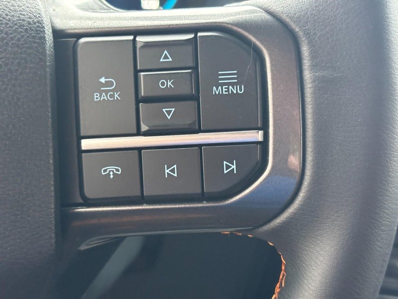 Ford F-150 Vehicle Full-screen Gallery Image 19