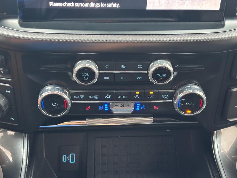 Ford F-150 Vehicle Full-screen Gallery Image 23