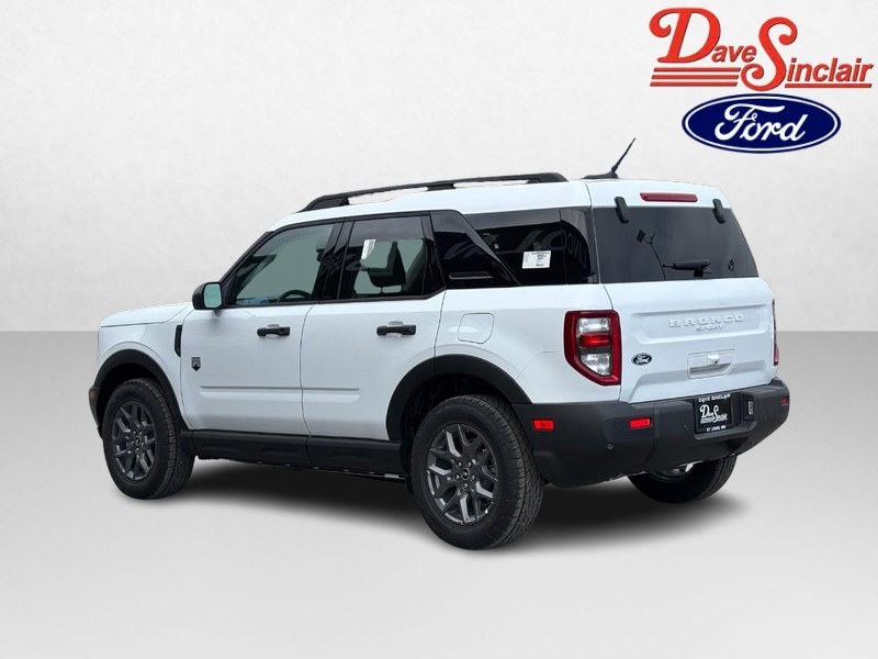 Ford Bronco Sport Vehicle Full-screen Gallery Image 09