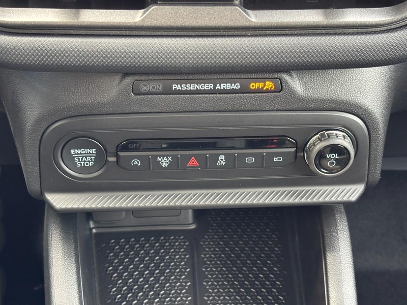 Ford Bronco Sport Vehicle Full-screen Gallery Image 24