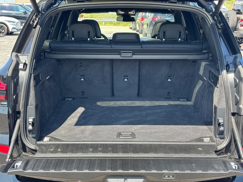 BMW X5 Vehicle Image 11