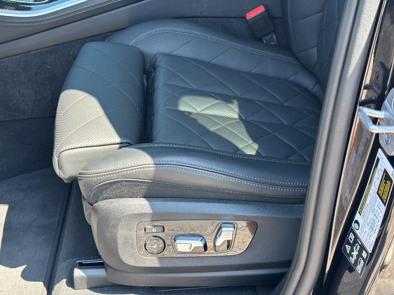 BMW X5 Vehicle Image 17