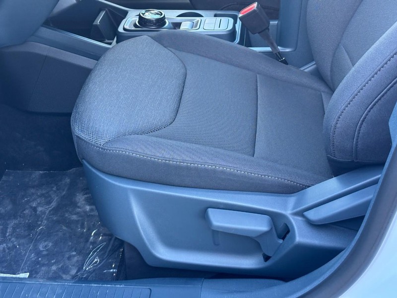 Ford Maverick Vehicle Image 17