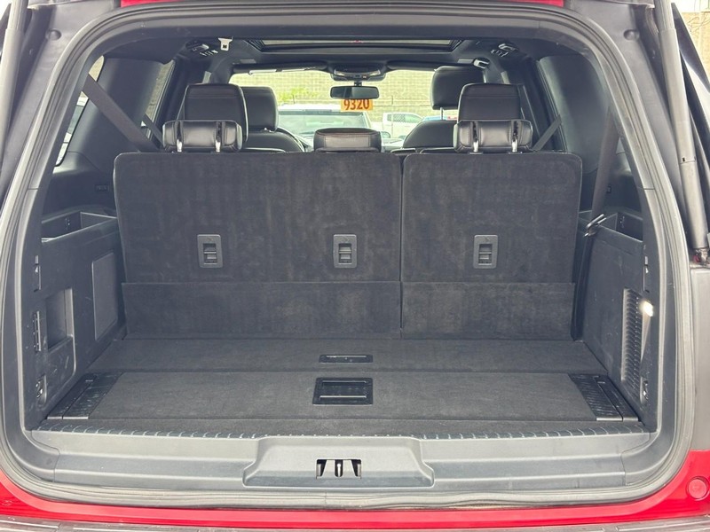 Ford Expedition Max Vehicle Image 11