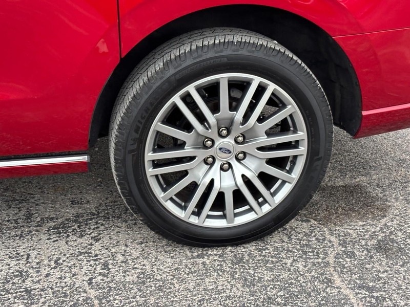 Ford Expedition Max Vehicle Image 12
